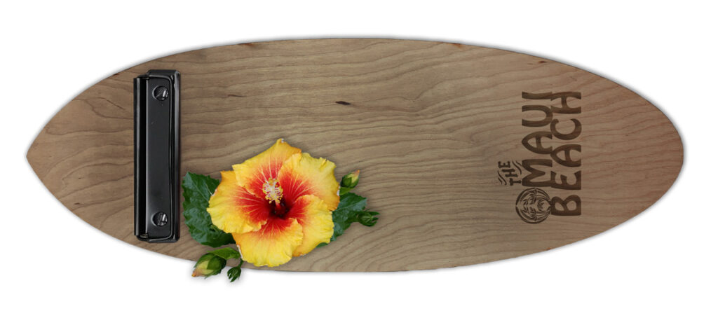 Klemmbrett aus Holz in Surfbrettform mit Lasergravur